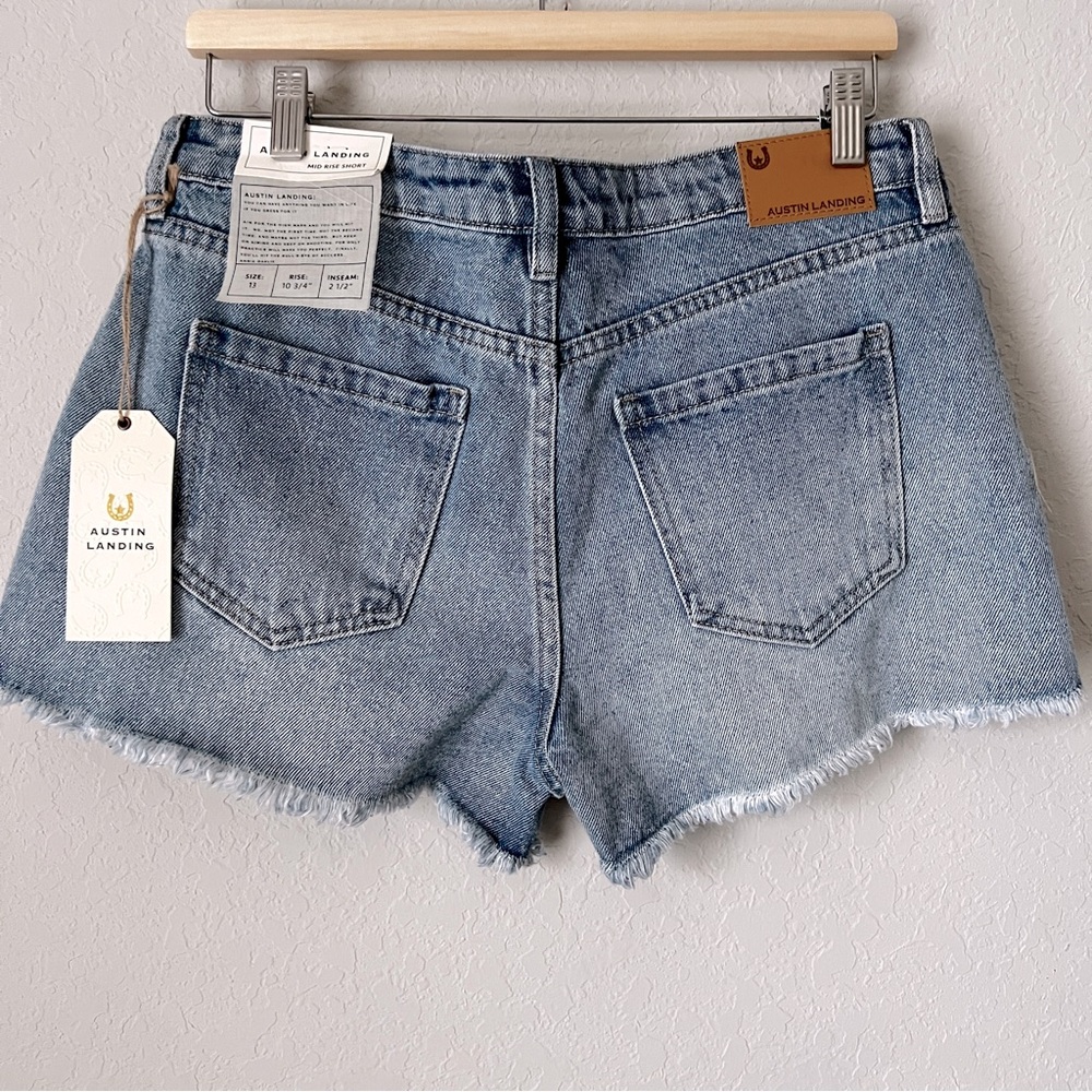 AUSTIN LANDING Mid Rise Jean Shorts Western Silver Buckle Embellishment … - Picture 3 of 6